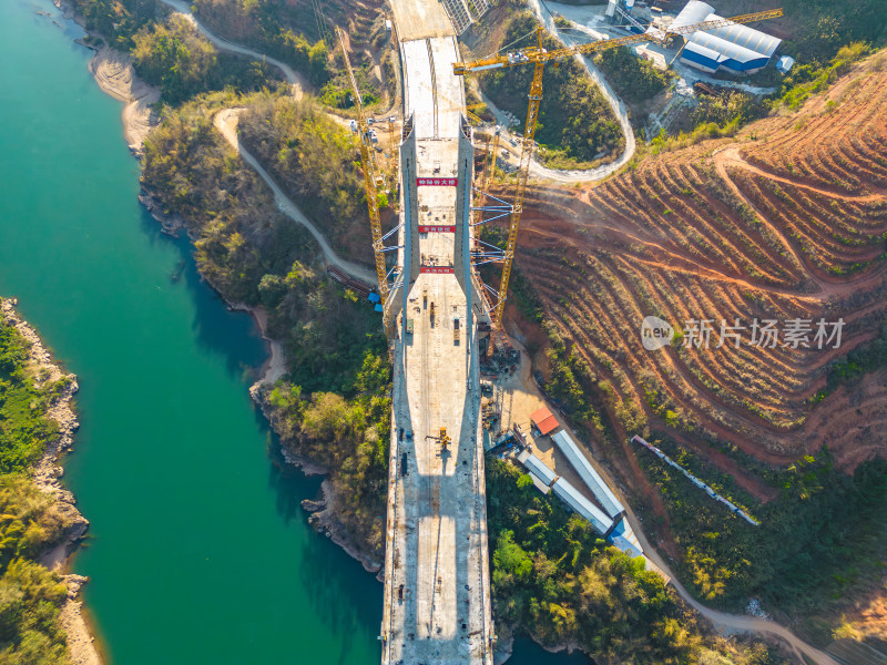 航拍建设中的西双版纳神秘谷大桥