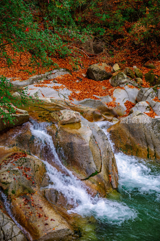 四川光雾山溪流风光