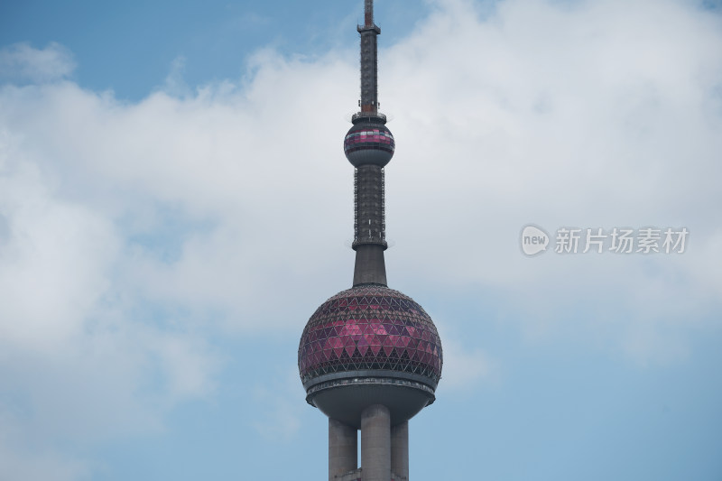 上海东方明珠塔仰拍全景