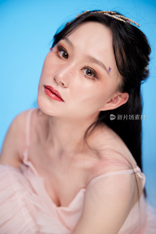 女性婚纱妆面