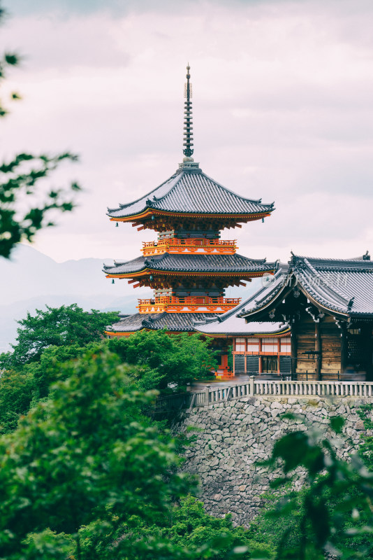 日本京都著名旅游景点音羽山清水寺风光