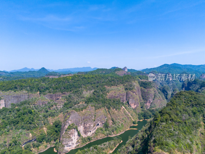 福建泰宁大金湖景区丹霞风光航拍图