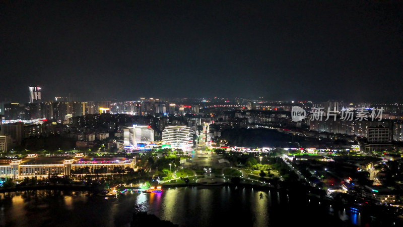 广东肇庆星湖一方商业广场夜景航拍图