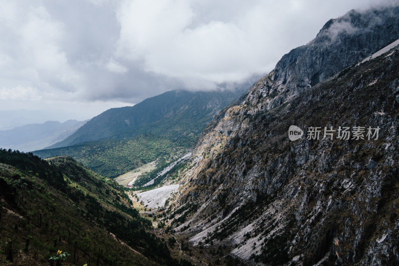 丽江玉龙雪山干河坝山脊线