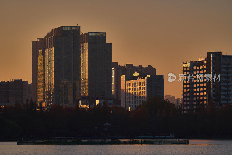 江苏南京玄武湖的夕阳