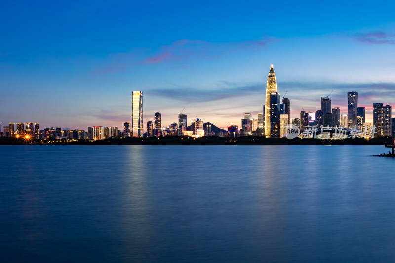 深圳湾后海天际线夜景