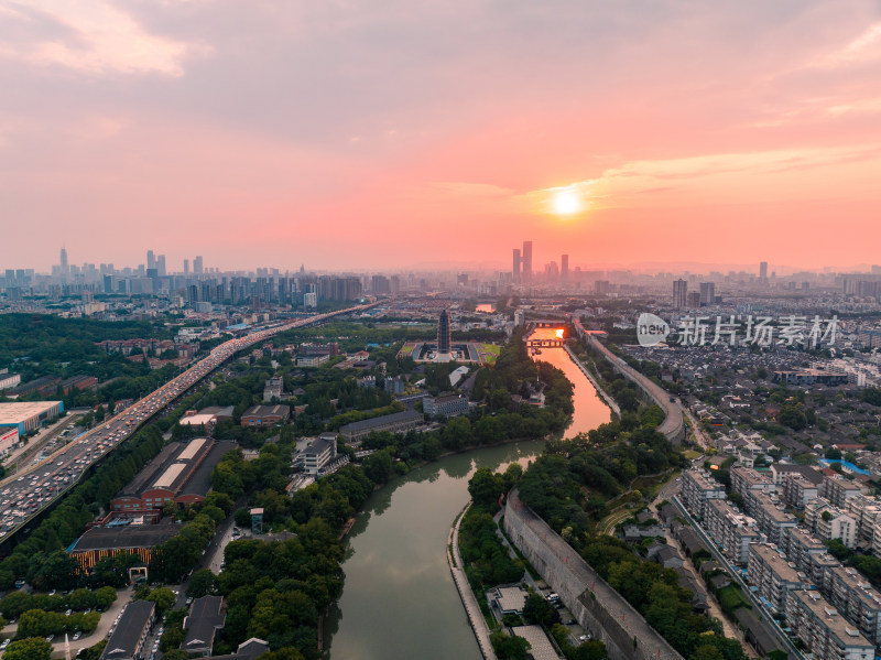 南京秦淮河与大报恩寺日落