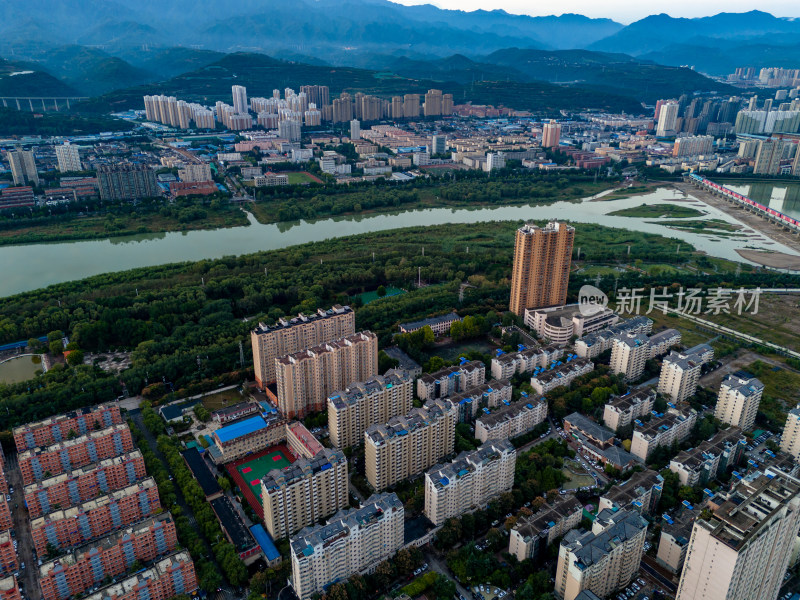 宝鸡城市清晨风光航拍图