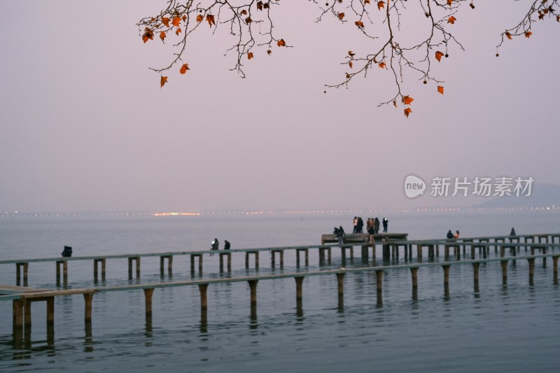 武汉大学 凌波门 东湖