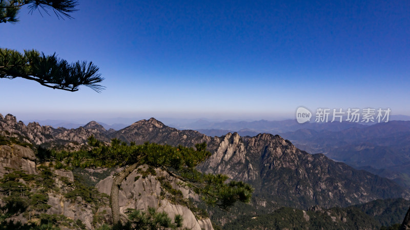 安徽黄山的壮阔山景