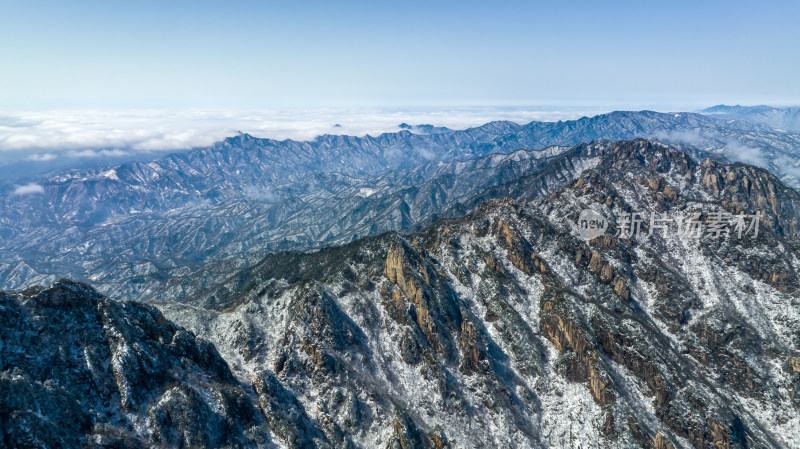 山脉大雪云海航拍辽阔高远壮观背景自然风景