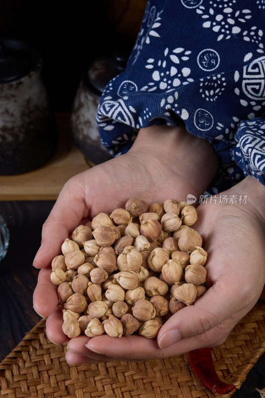 白豆蔻 白蔻 豆蔻 白寇 肉豆蔻中药