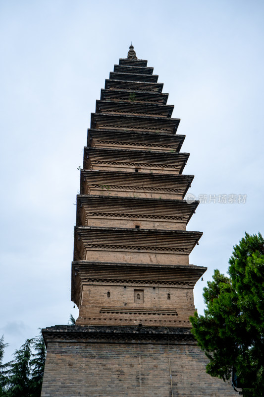 河南三门峡宝轮寺塔