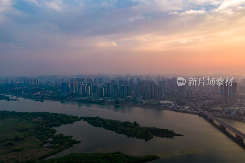 湖北襄阳汉江清晨风光航拍图