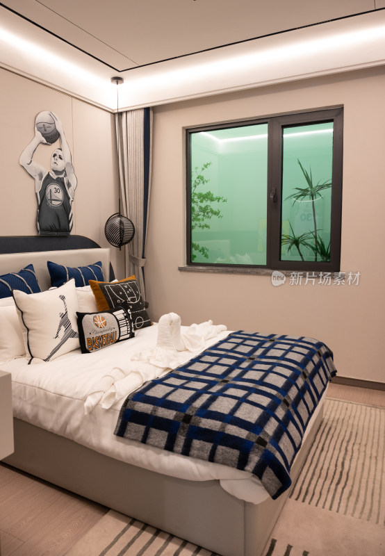 城市商品房房间卧室设计温馨家纺风格
