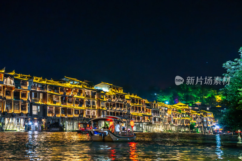 中国湖南湘西凤凰古城夜景