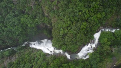 “东莞第一瀑”黄茅田瀑布雨后水量充沛