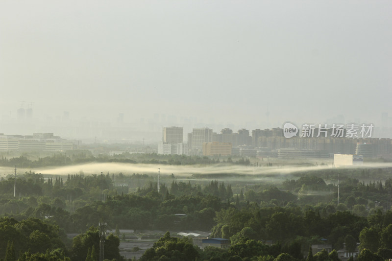 晨光中的成都市温江区建筑风光