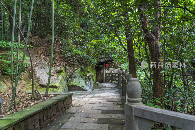 杭州宝石山景区金鼓洞景点