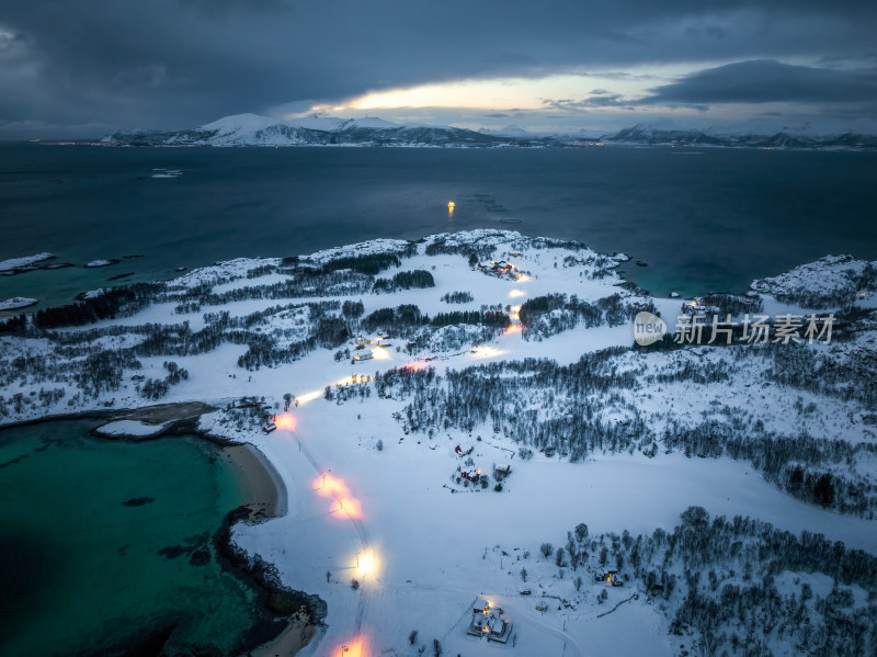 挪威罗弗敦群岛北极圈雷纳冬季雪景高空航拍