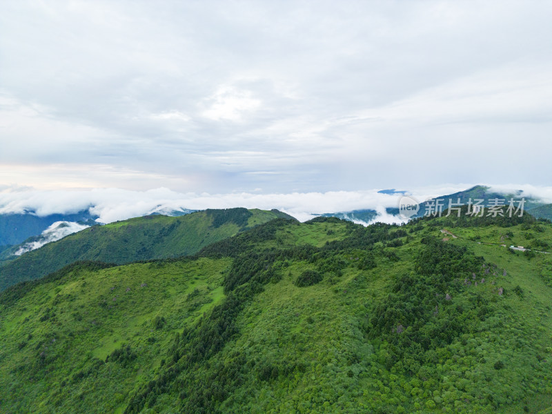 高山云海日落晚霞航拍摄影图