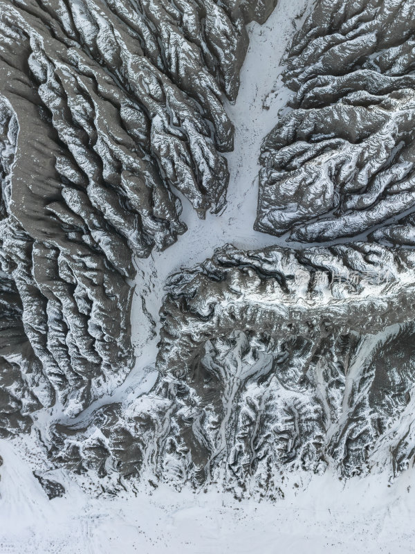 新疆北疆独山子大峡谷纹理雪山高空航拍