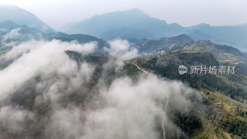 重庆酉阳：今日又见晨雾来