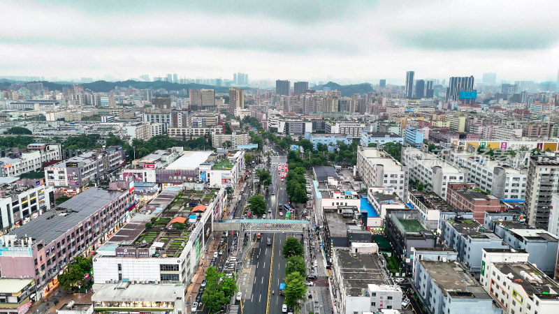 广东深圳龙华区城市交通航拍图