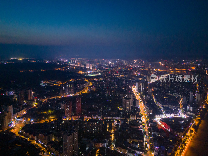 四川乐山城市大景夜景航拍图