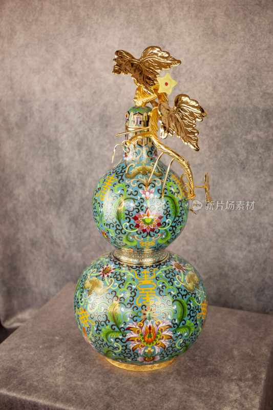 精美珐琅彩葫芦形工艺品