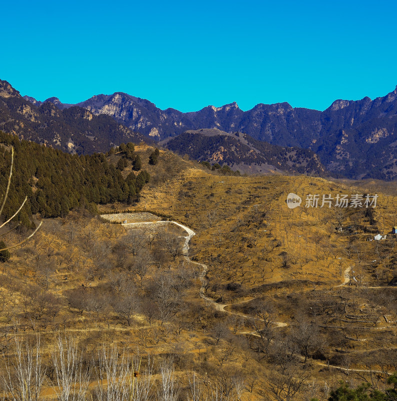 山间丘陵自然风光