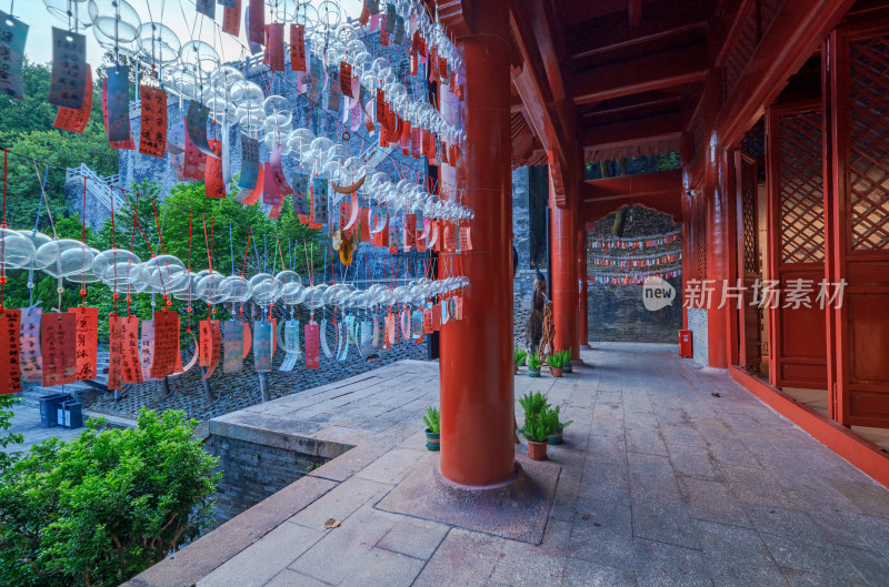 广州南沙天后宫寺庙中式传统建筑走廊