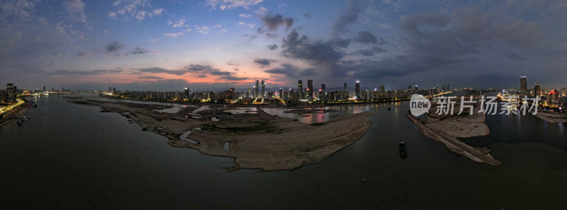 江西南昌城市夜景晚霞航拍全景图