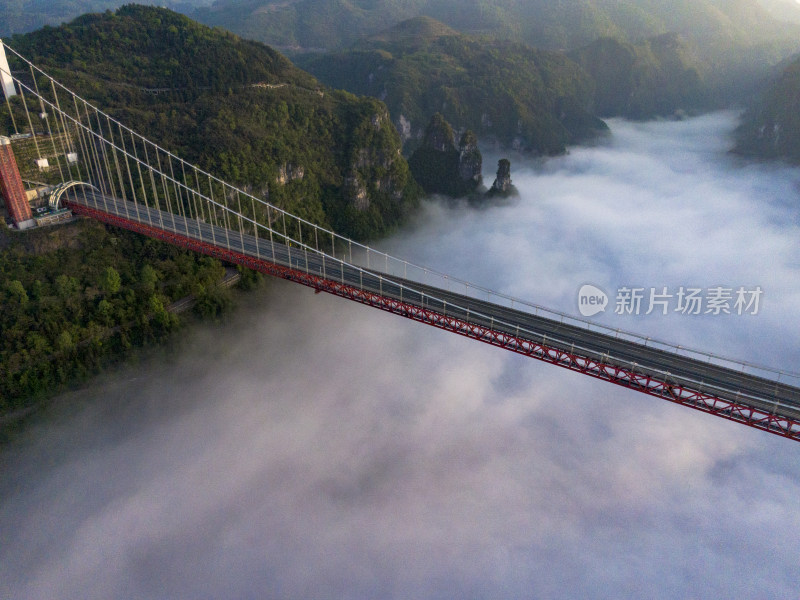 湖南湘西矮寨大桥清晨云海日出