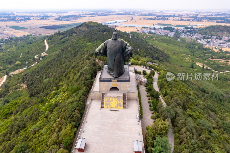 航拍河南商丘大汉雄风景区刘邦像