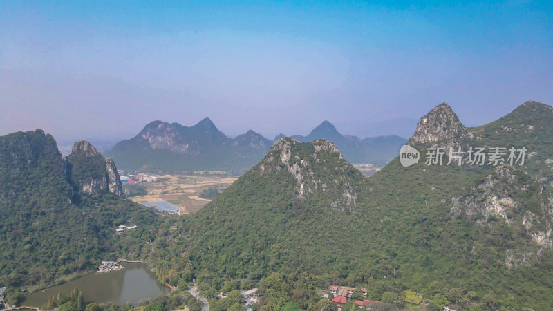 广西桂林山水甲天下哈斯特地貌奇山航拍