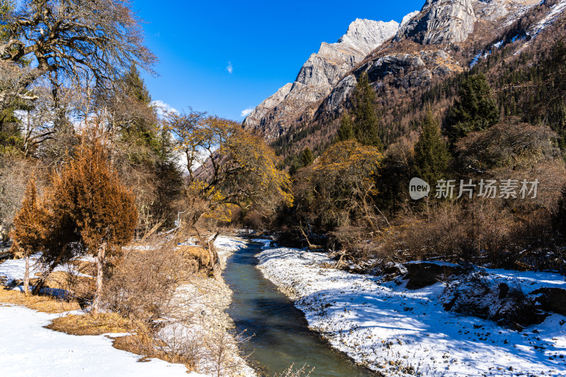 冬天的四姑娘山风景