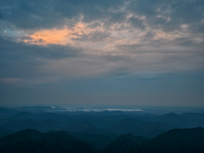 杭州牵牛岗群山云海天空云洞