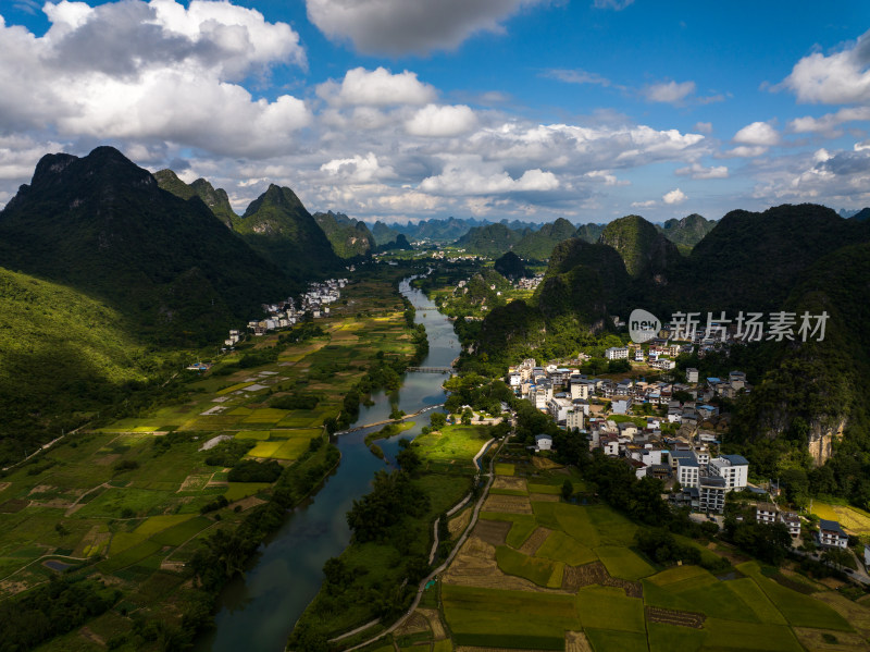 桂林阳朔十里画廊遇龙河山水风光 金秋稻田