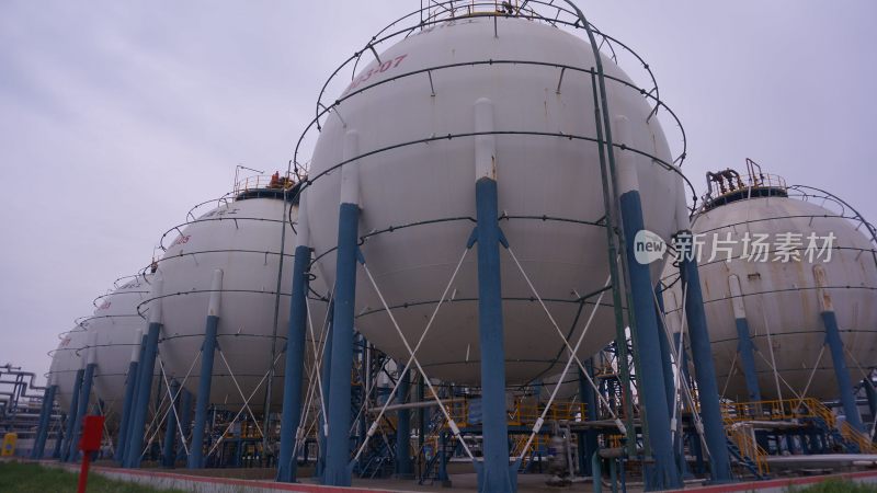 大型工业储油罐设施