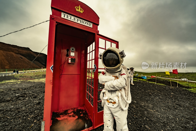 乌兰哈6号达火山拍宇航服