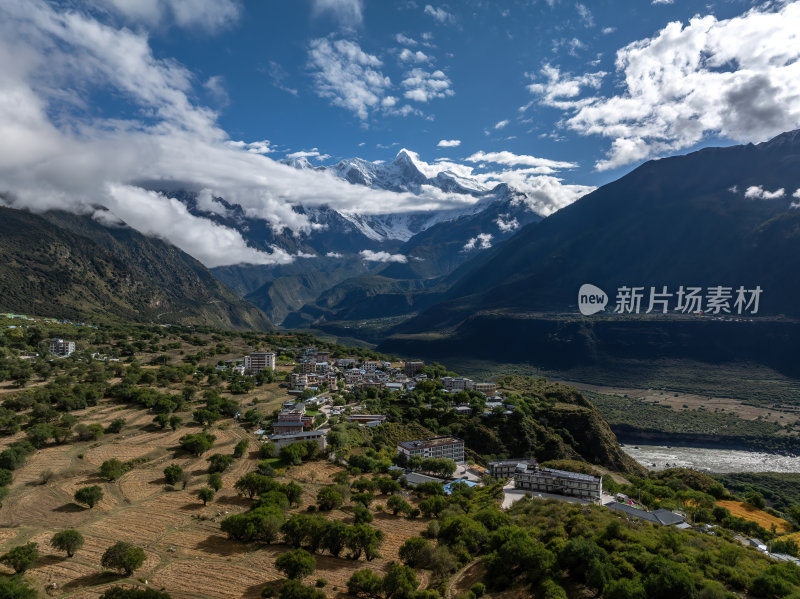 西藏林芝索松村南迦巴瓦峰雪山航拍