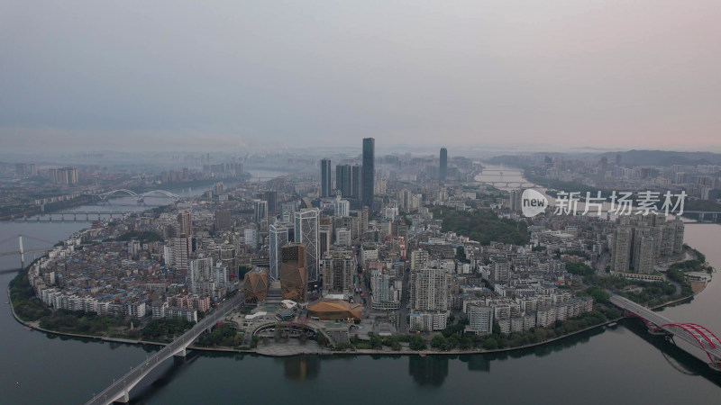 航拍广西柳州城市清晨迷雾