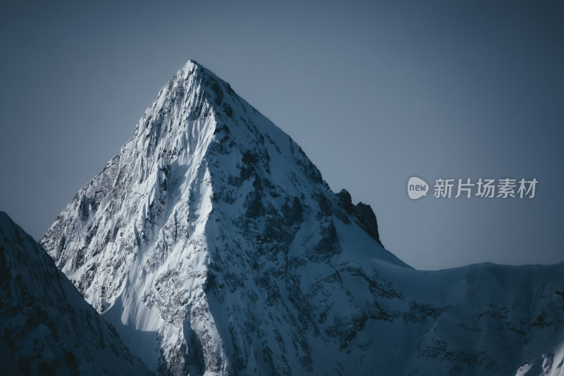 西藏高原雪山风光