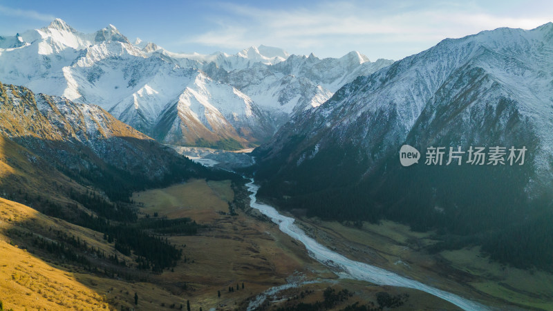 雪山河谷自然风景