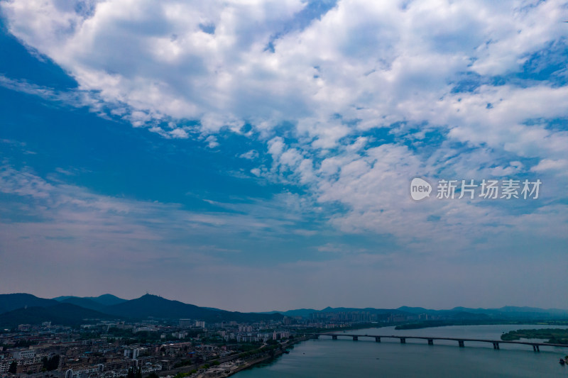湖北襄阳汉江两岸风光航拍图