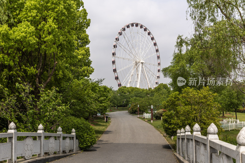 上海顾村公园摩天轮游乐园