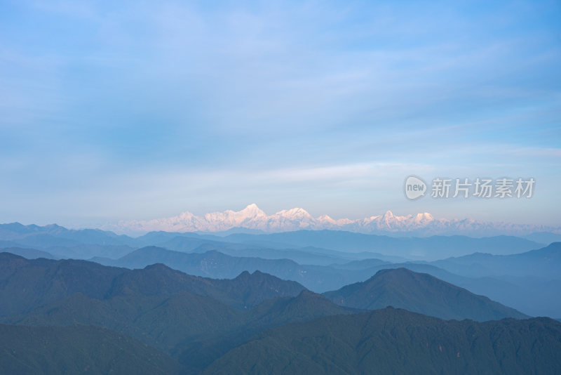 峨眉山日出风景