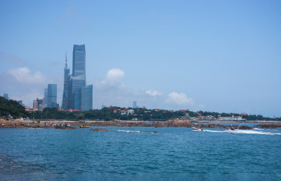 山东青岛海水浴场海滨城市风光