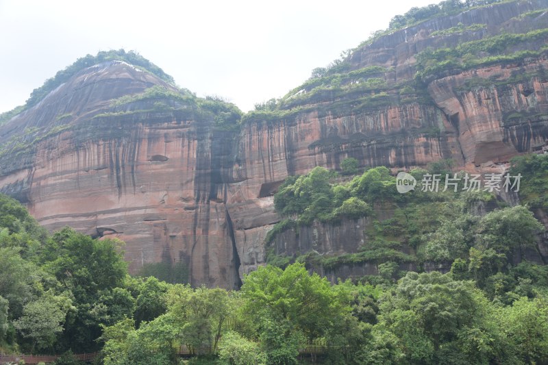 广东韶关：丹霞山景区赤壁丹霞景点